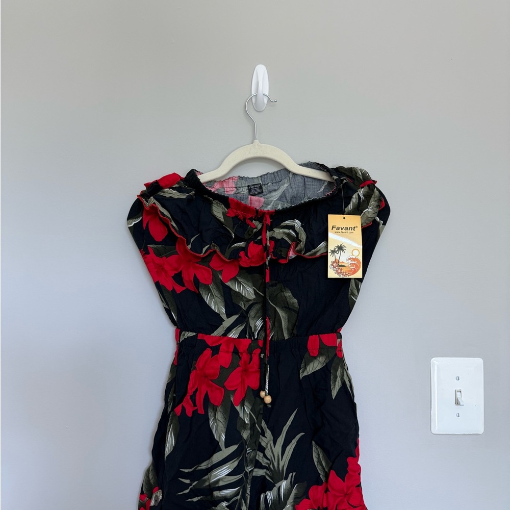 Favant Black Red Floral Strapless Romper from Hawaii size SMALL NWT